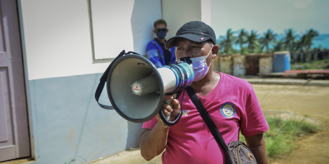Brgy. Chairman Sentino Uy, 48, secured the safety of his constituents who evacuated in Brgy. Palanas, Salcedo, E. Samar. (Photo: Alren Beronio/Oxfam) Brgy. Chairman Sentino Uy, 48, secured the safety of his constituents who evacuated in Brgy. Palanas, Salcedo, E. Samar. (Photo: Alren Beronio/Oxfam)